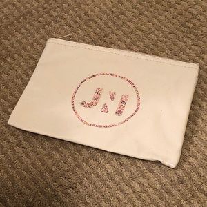 JN accessory carrier